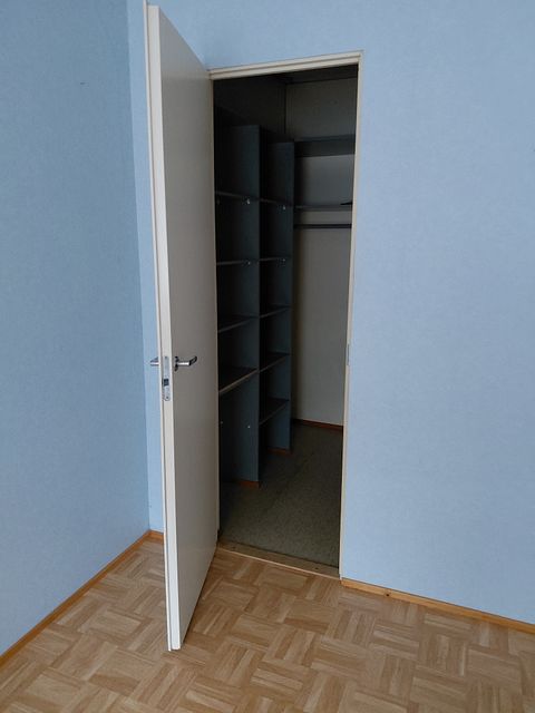 Image 7/15
