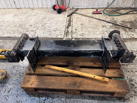Image 3/6