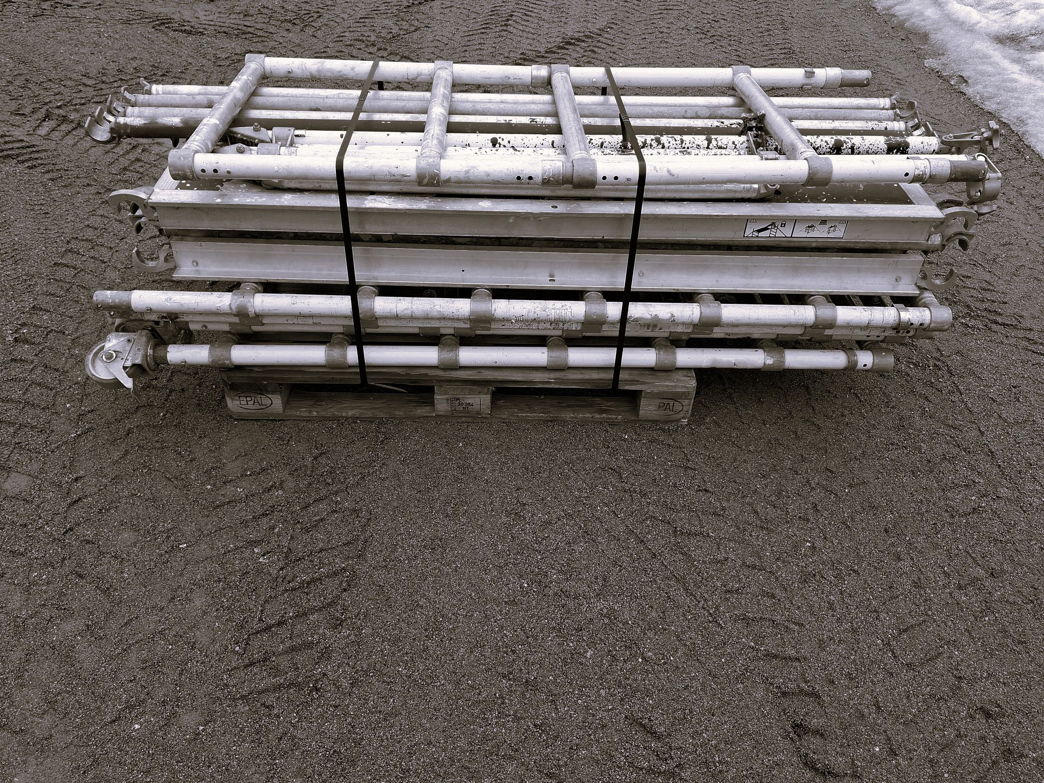 Image 3/4