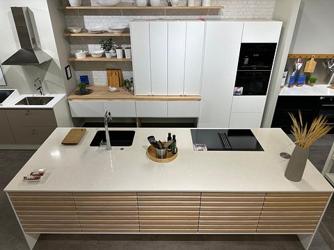 Image 1/110