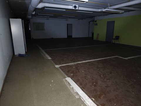 Image 18/78