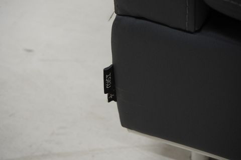 Image 5/8