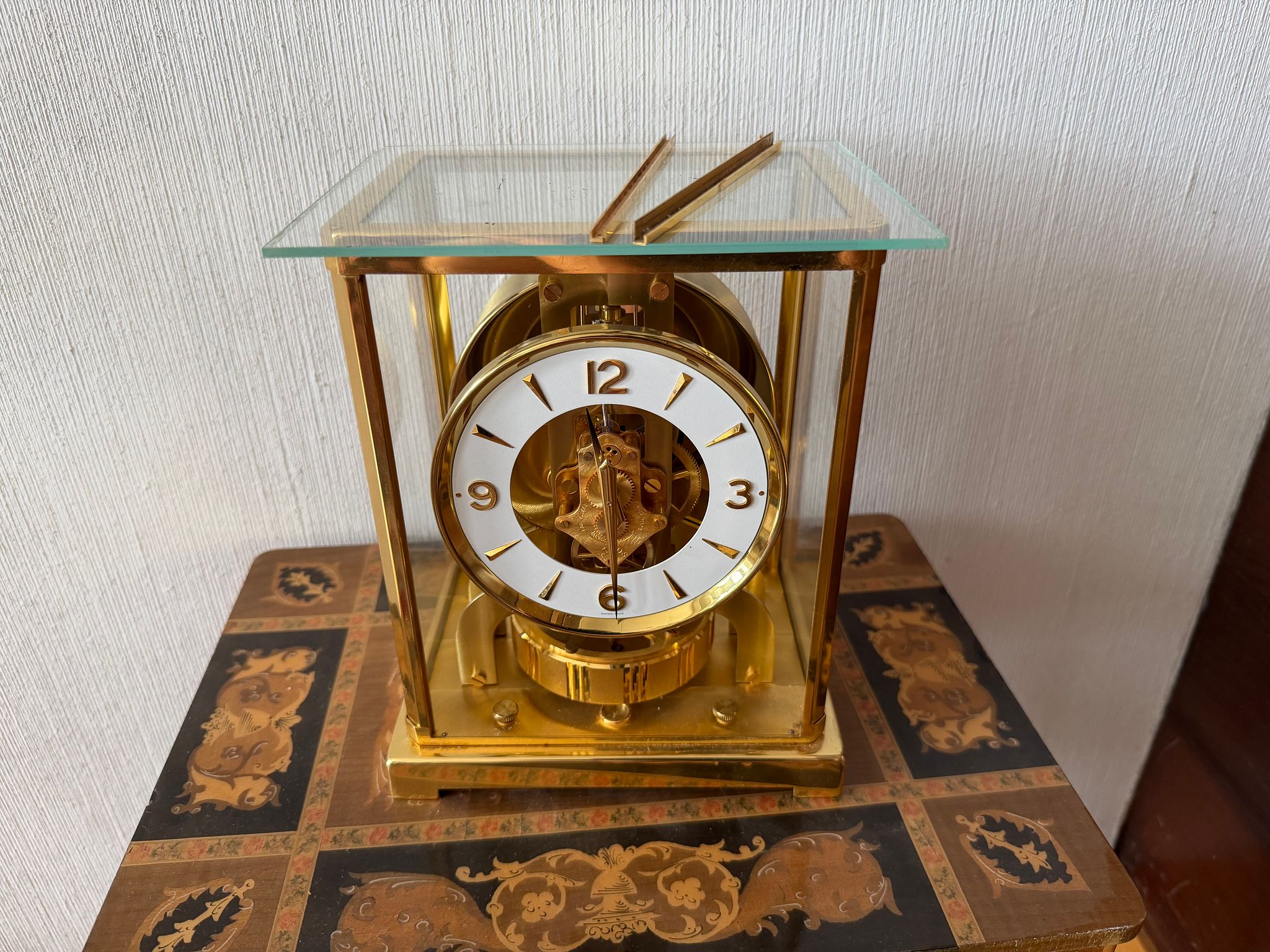 Image 1/15