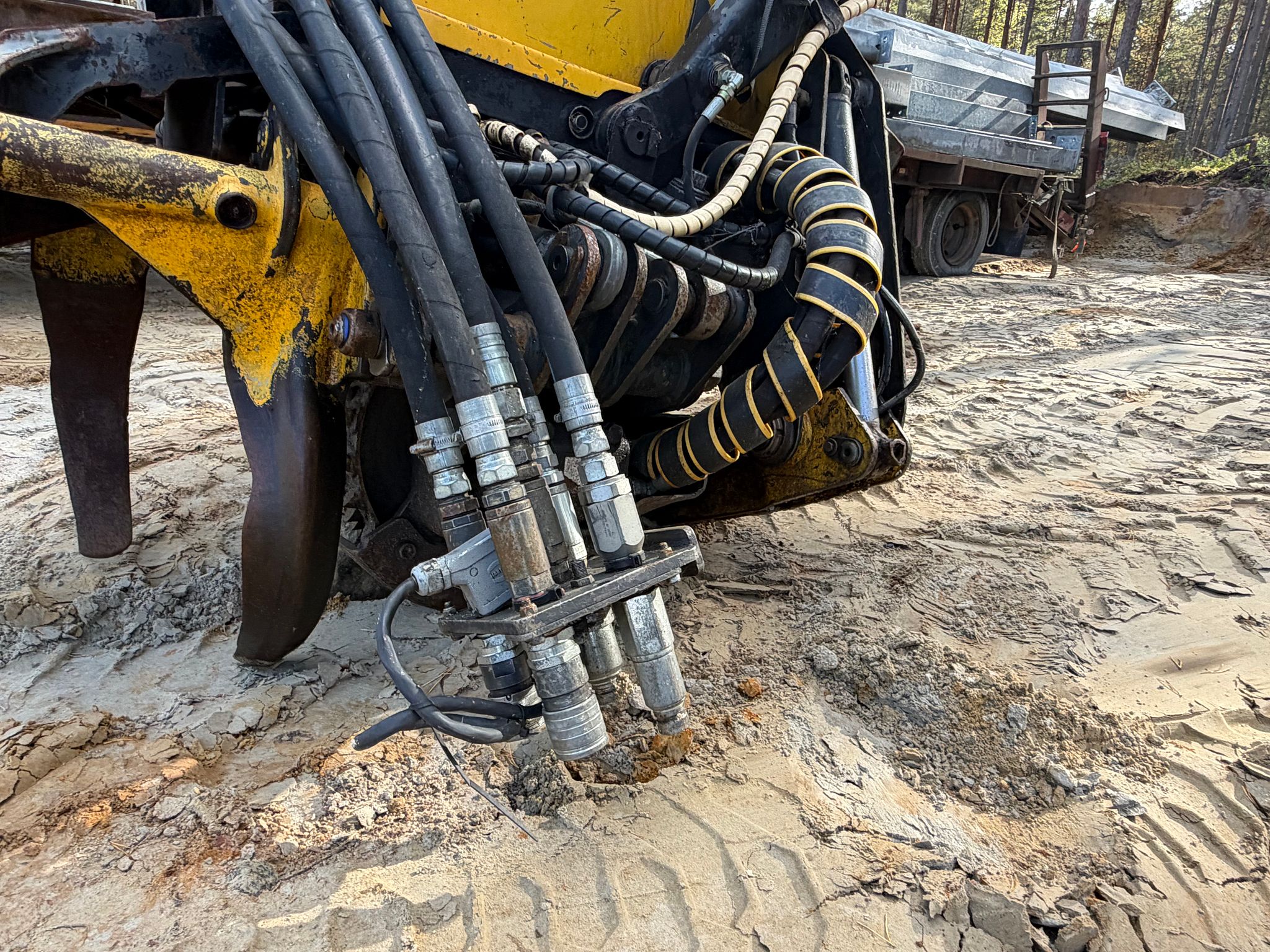Image 3/13