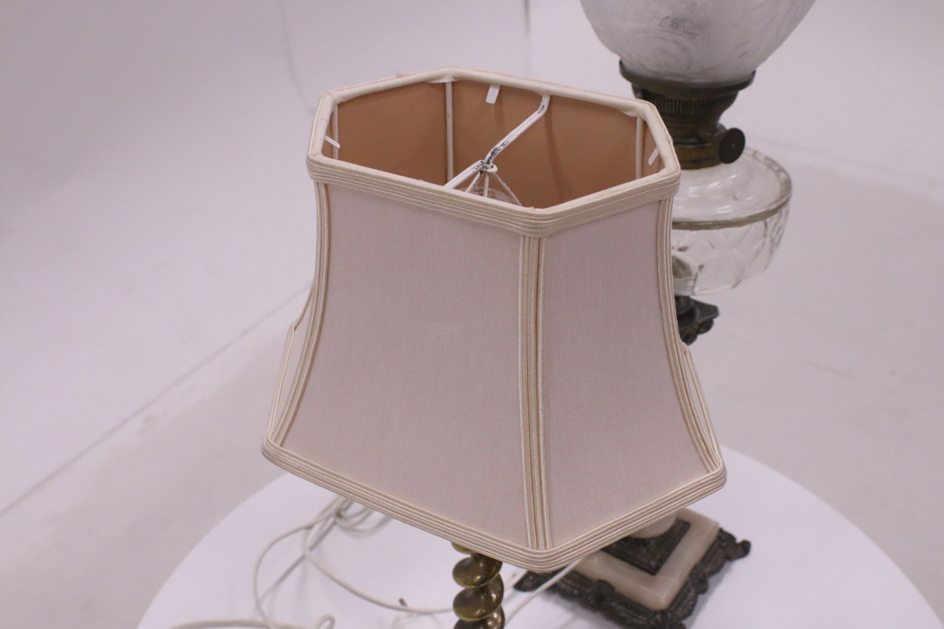 Image 11/15