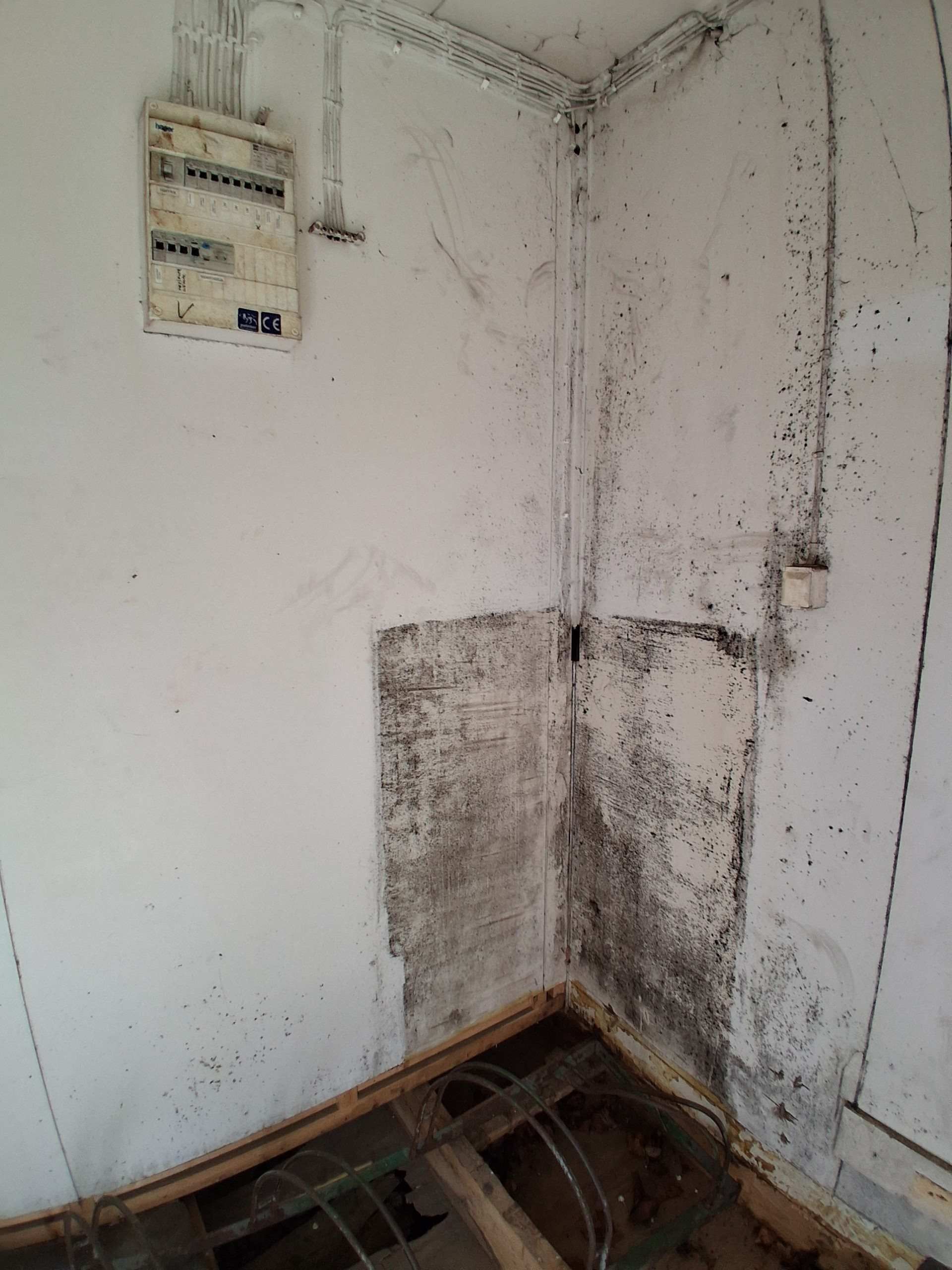 Image 6/8
