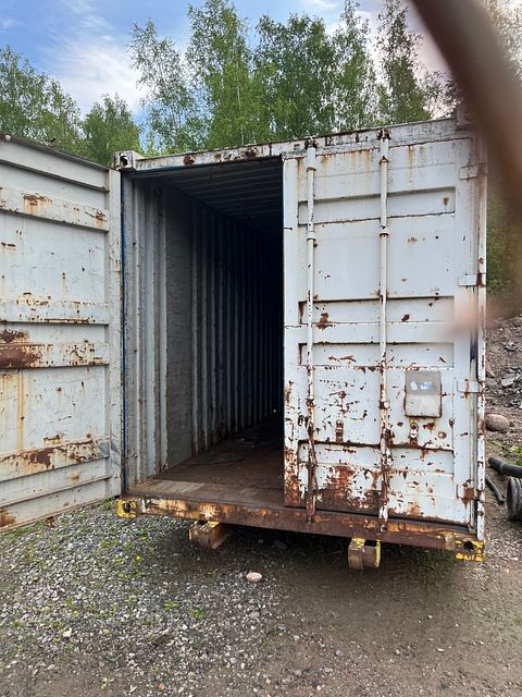 Image 3/8