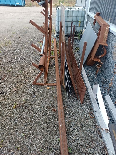 Image 2/5
