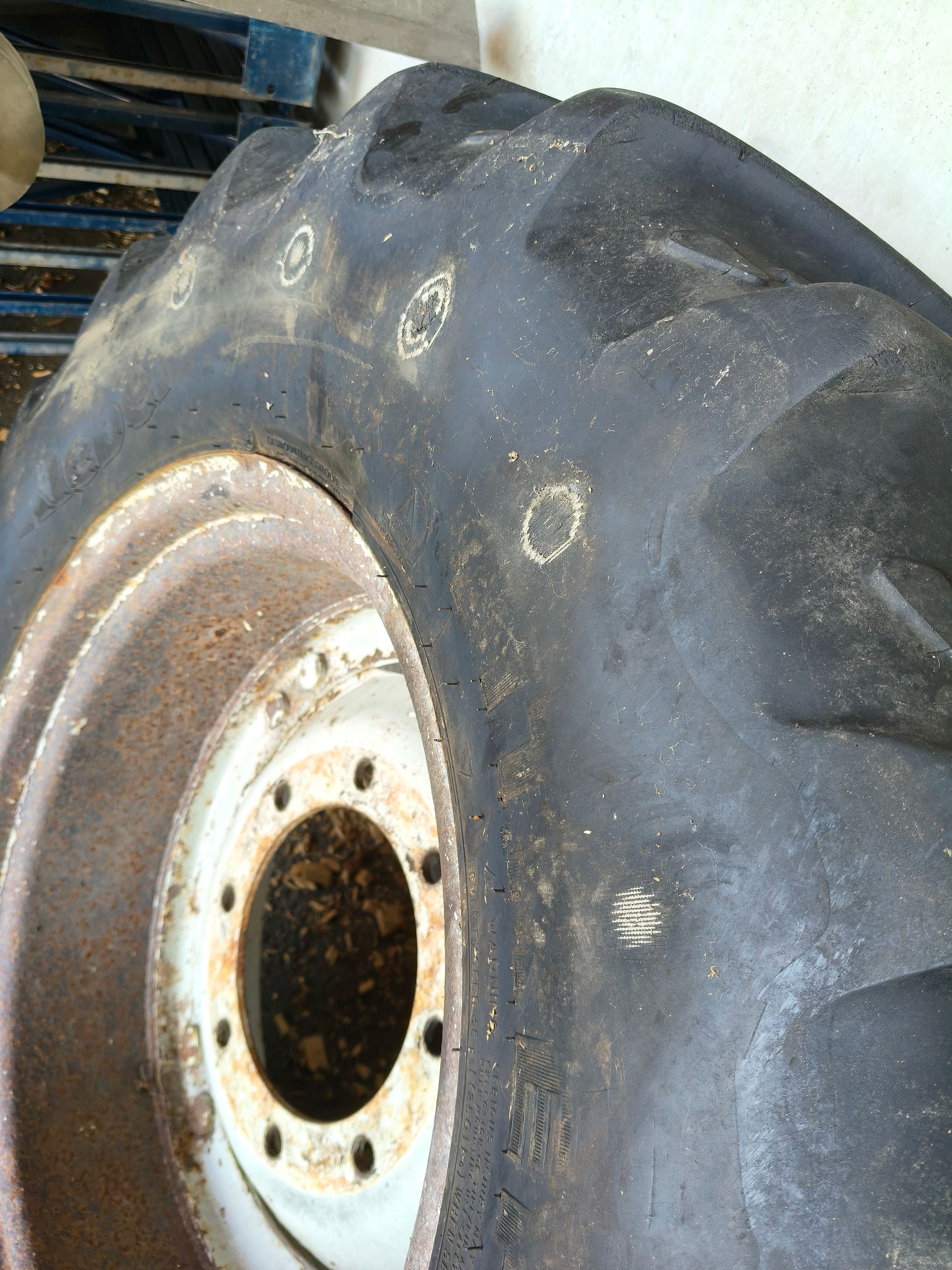 Image 6/9