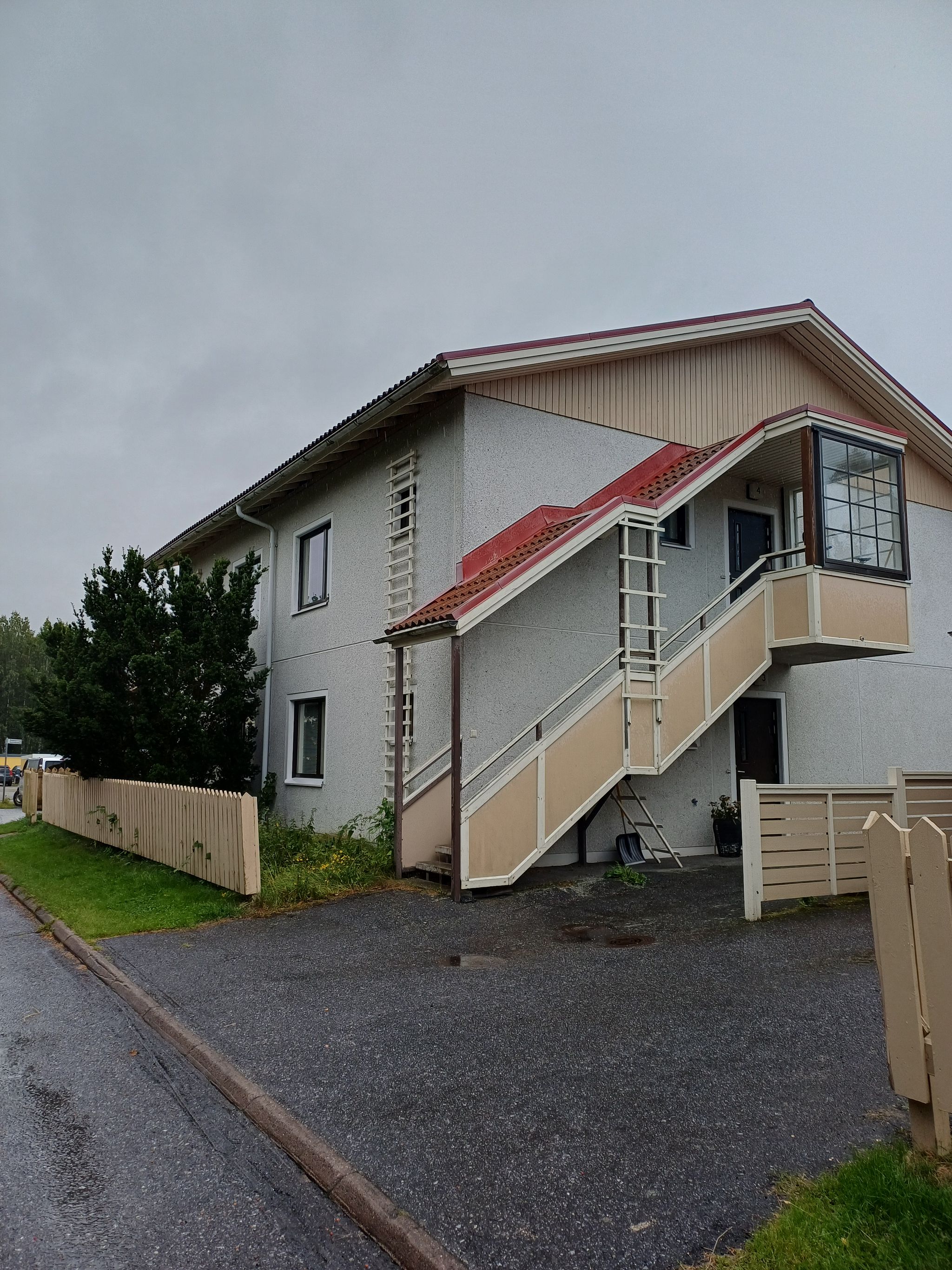 Image 2/19