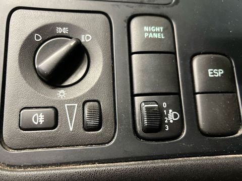 Image 18/48