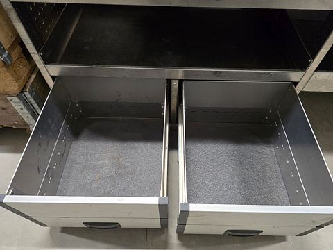 Image 3/5