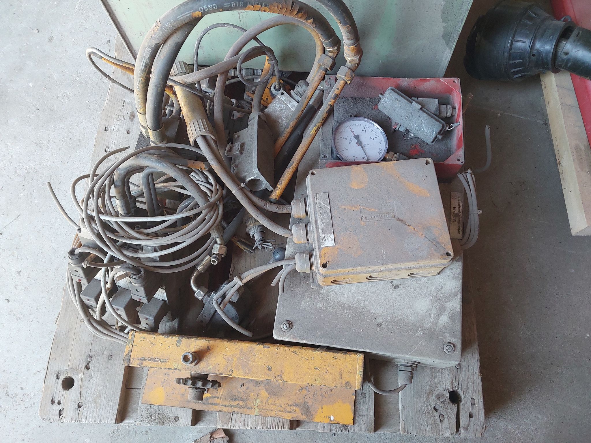 Image 4/7