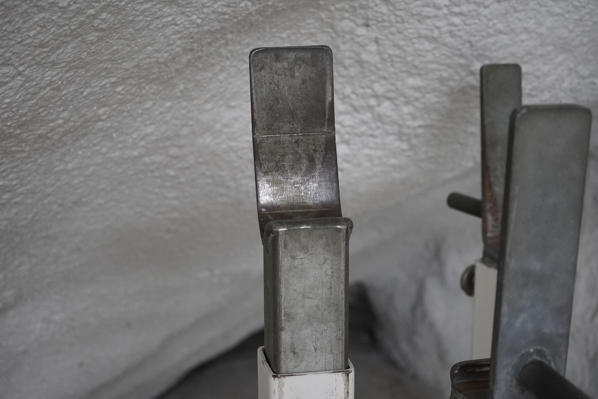 Image 4/15