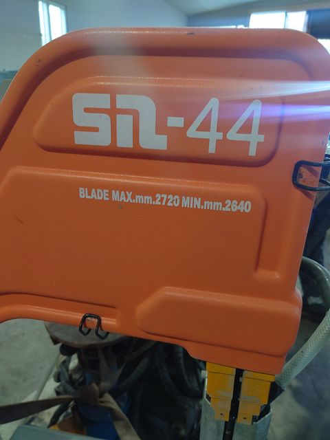 Image 4/8