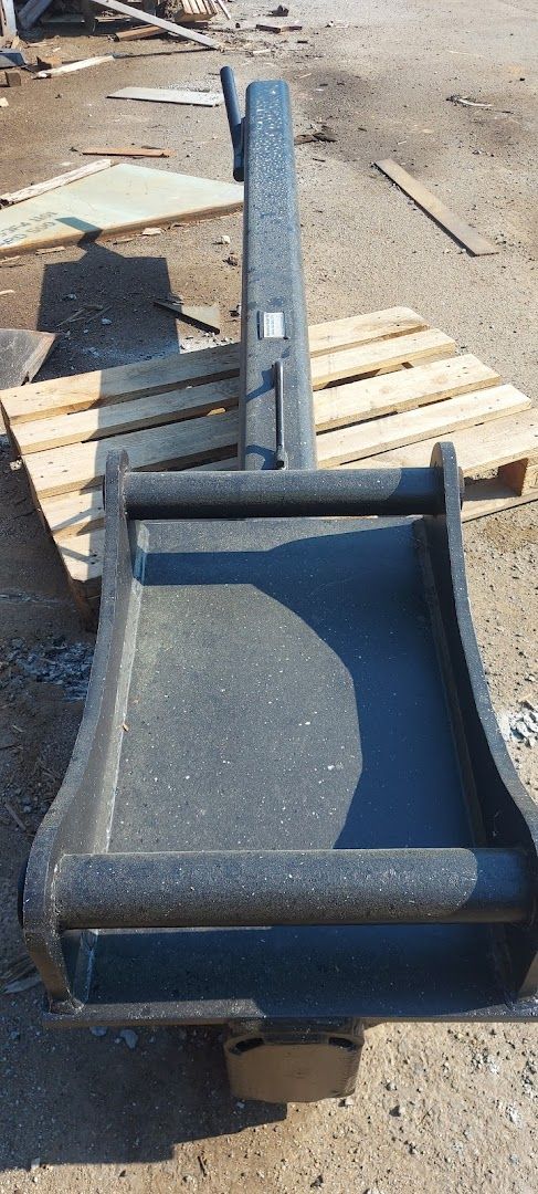 Image 8/15