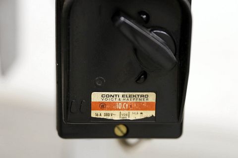 Image 8/36
