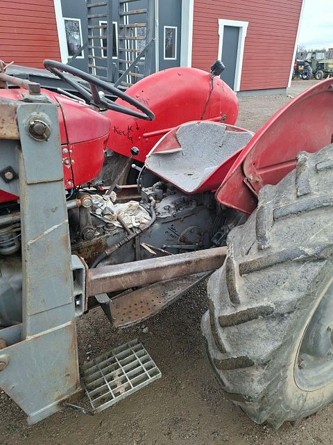 Image 8/12