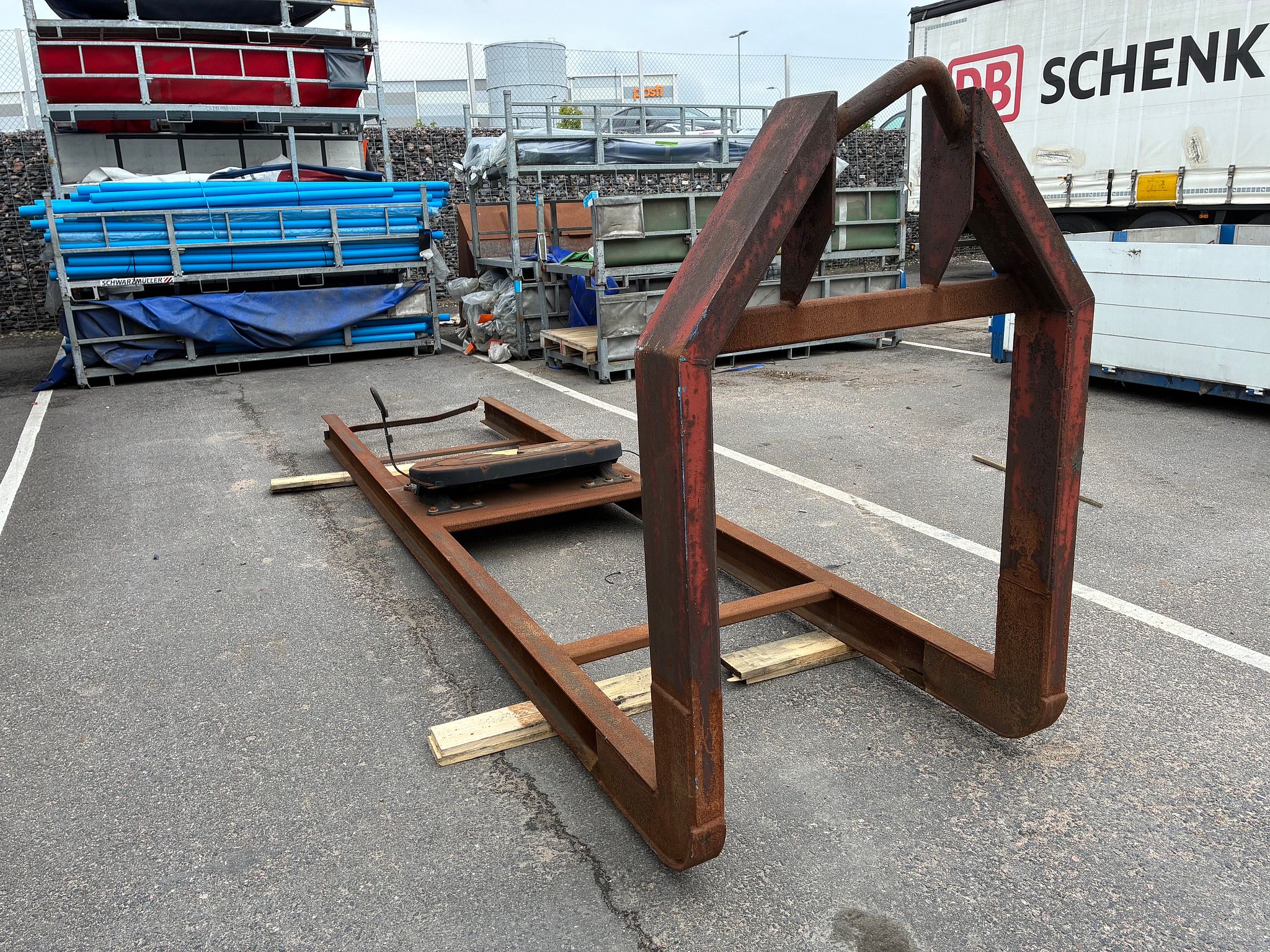 Image 3/4
