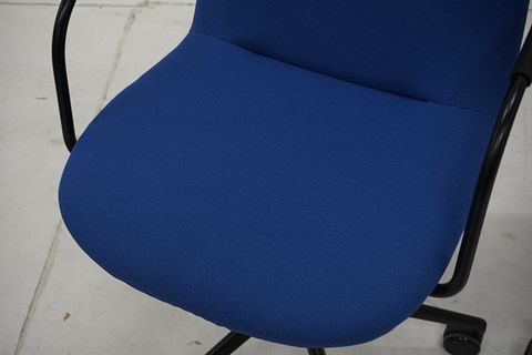 Image 4/10