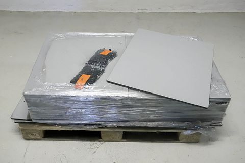 Image 2/8