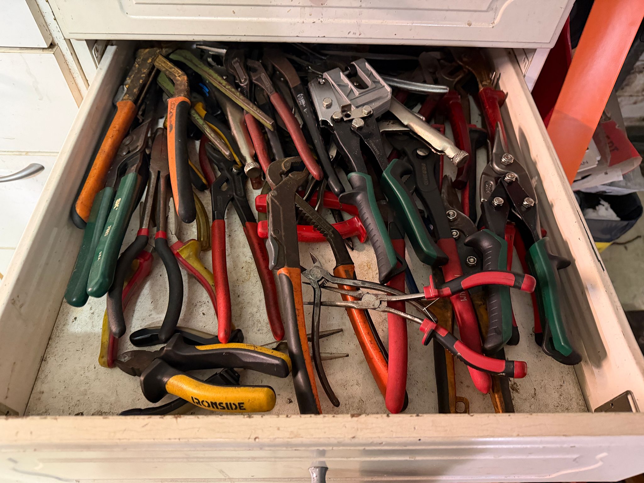 Image 2/28