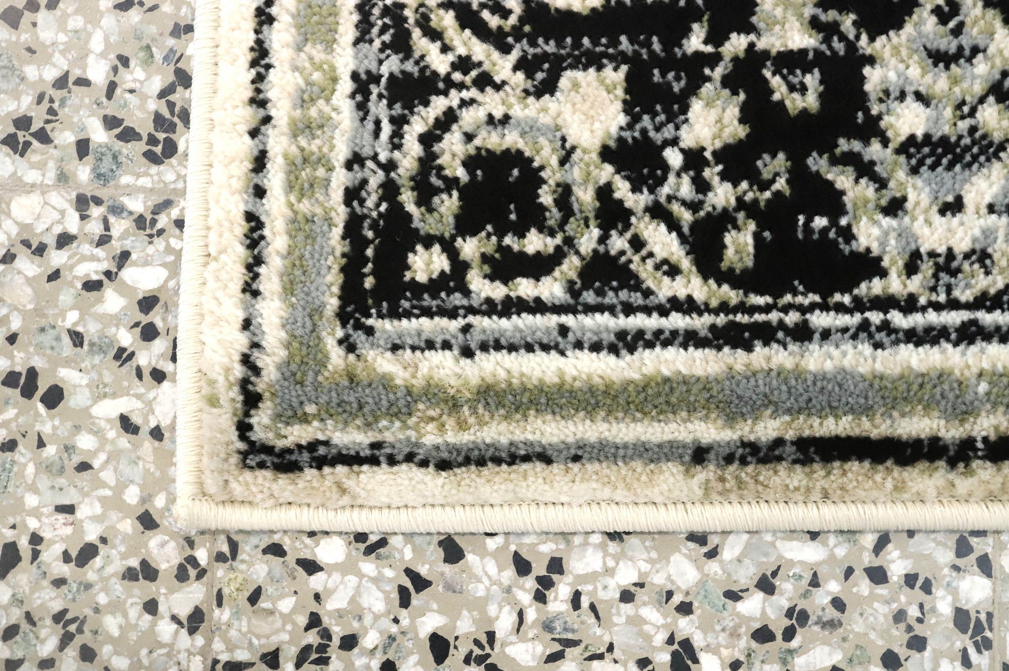 Image 3/6