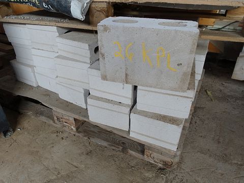 Image 6/8