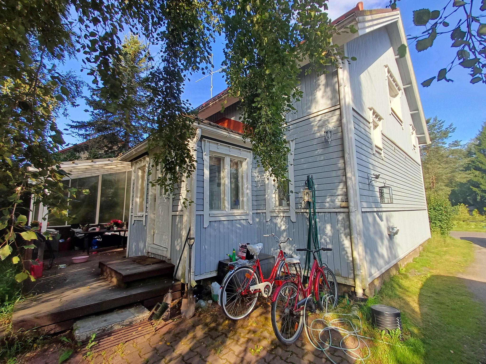 Image 8/9