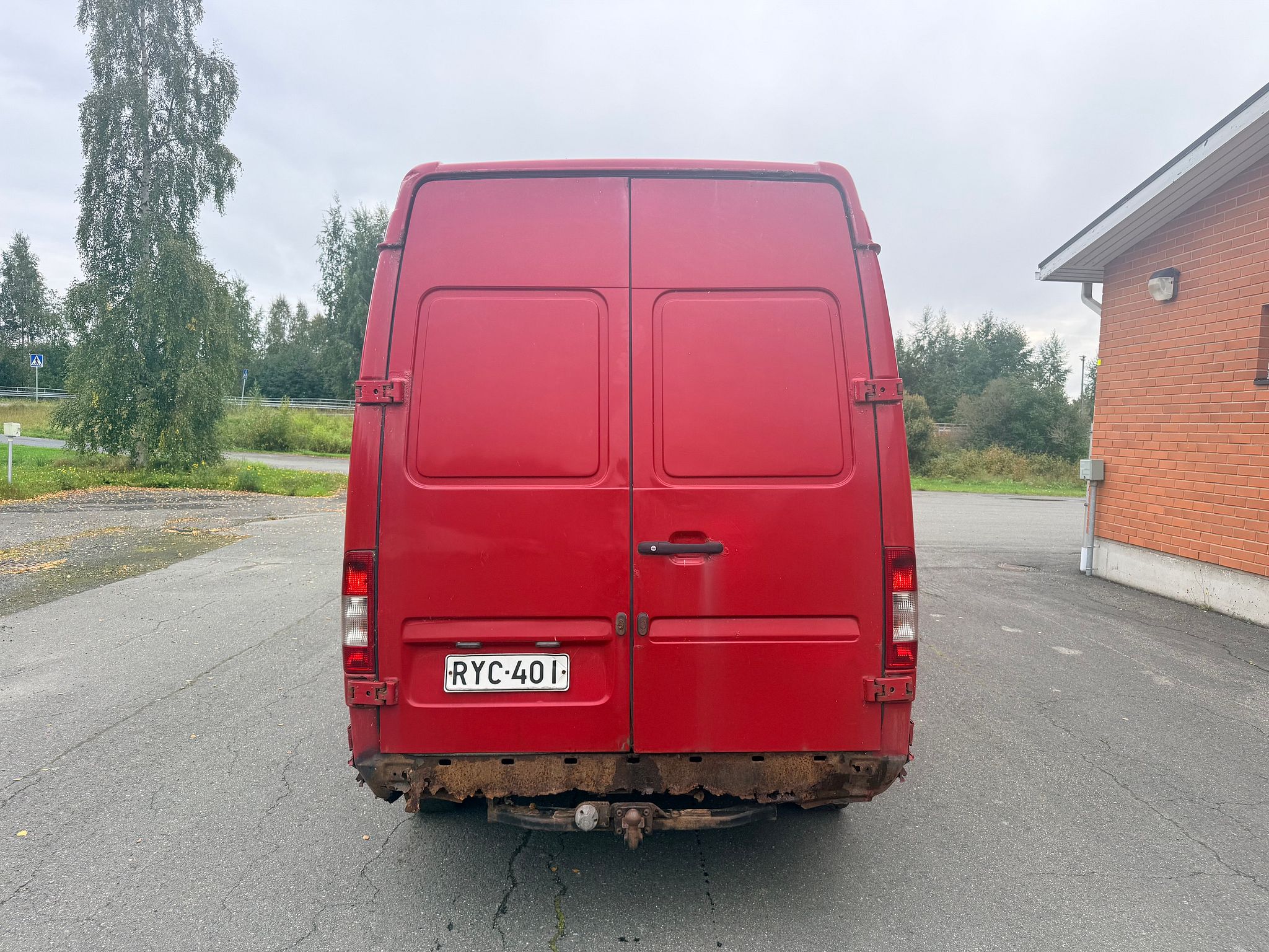 Image 11/16