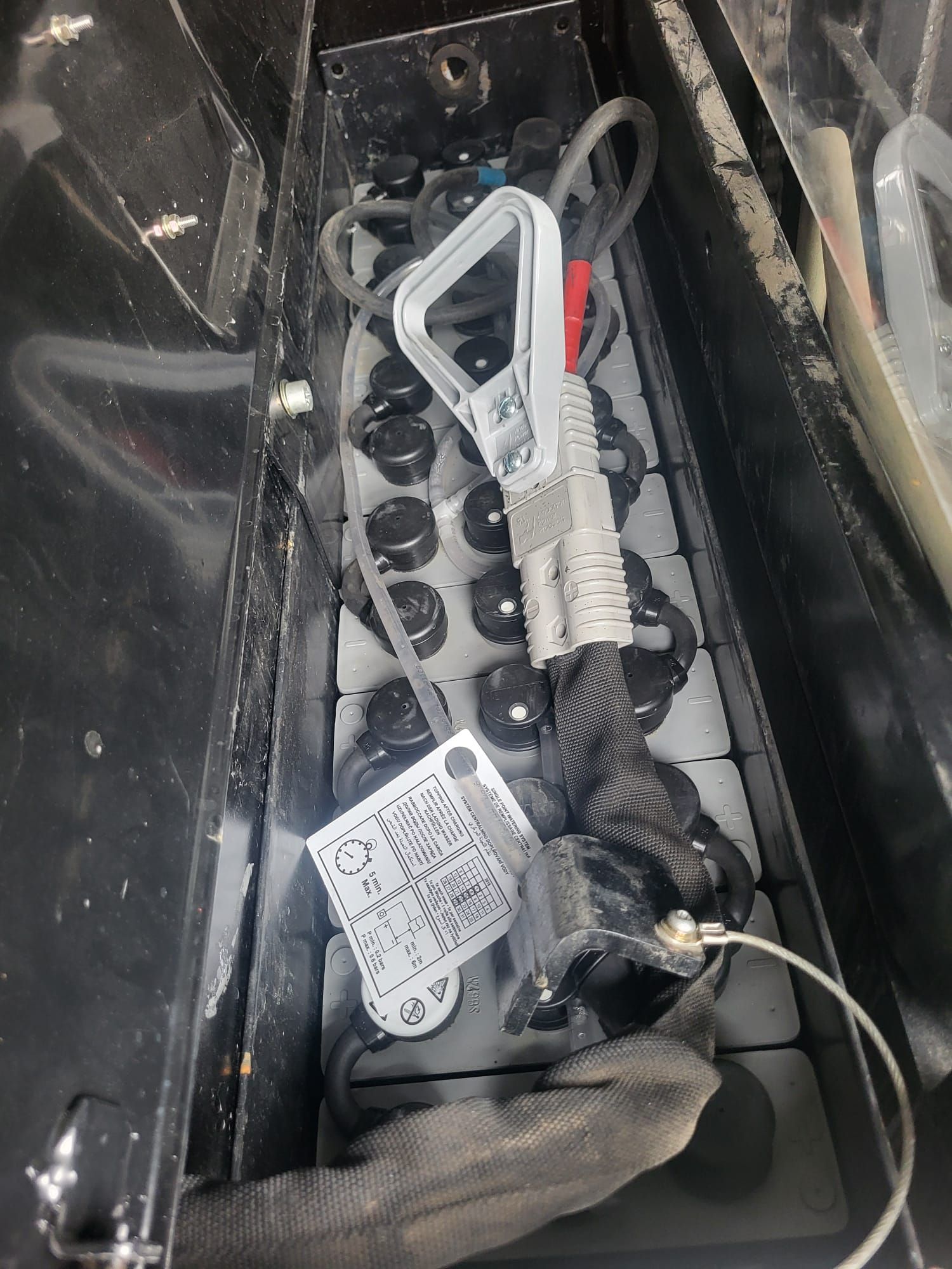 Image 8/10