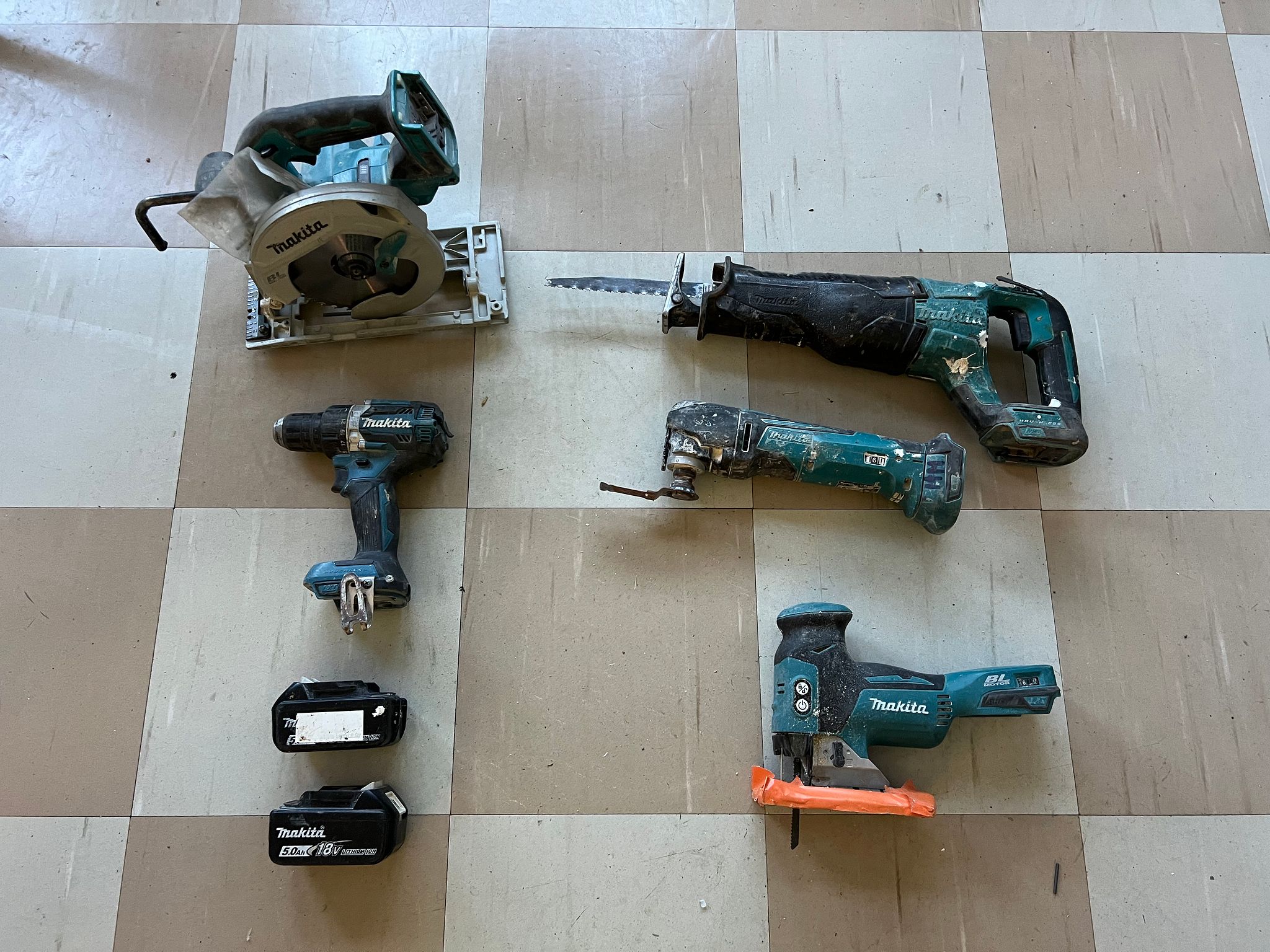 Image 1/18