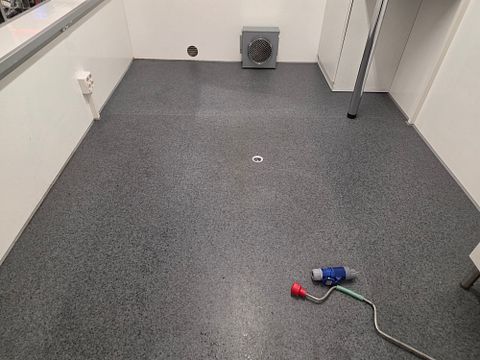 Image 10/26