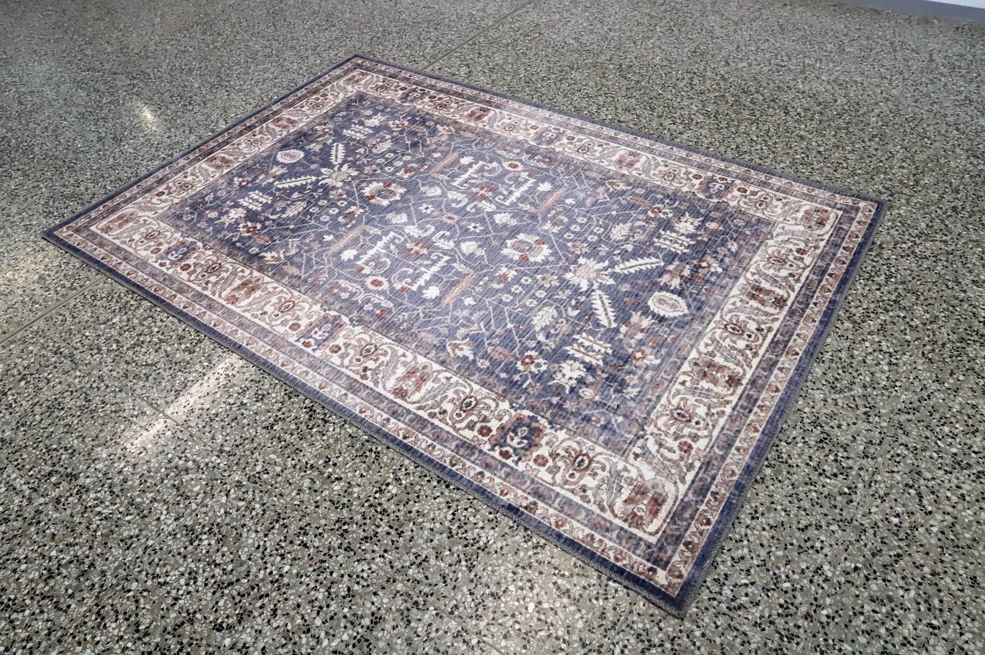 Image 1/5