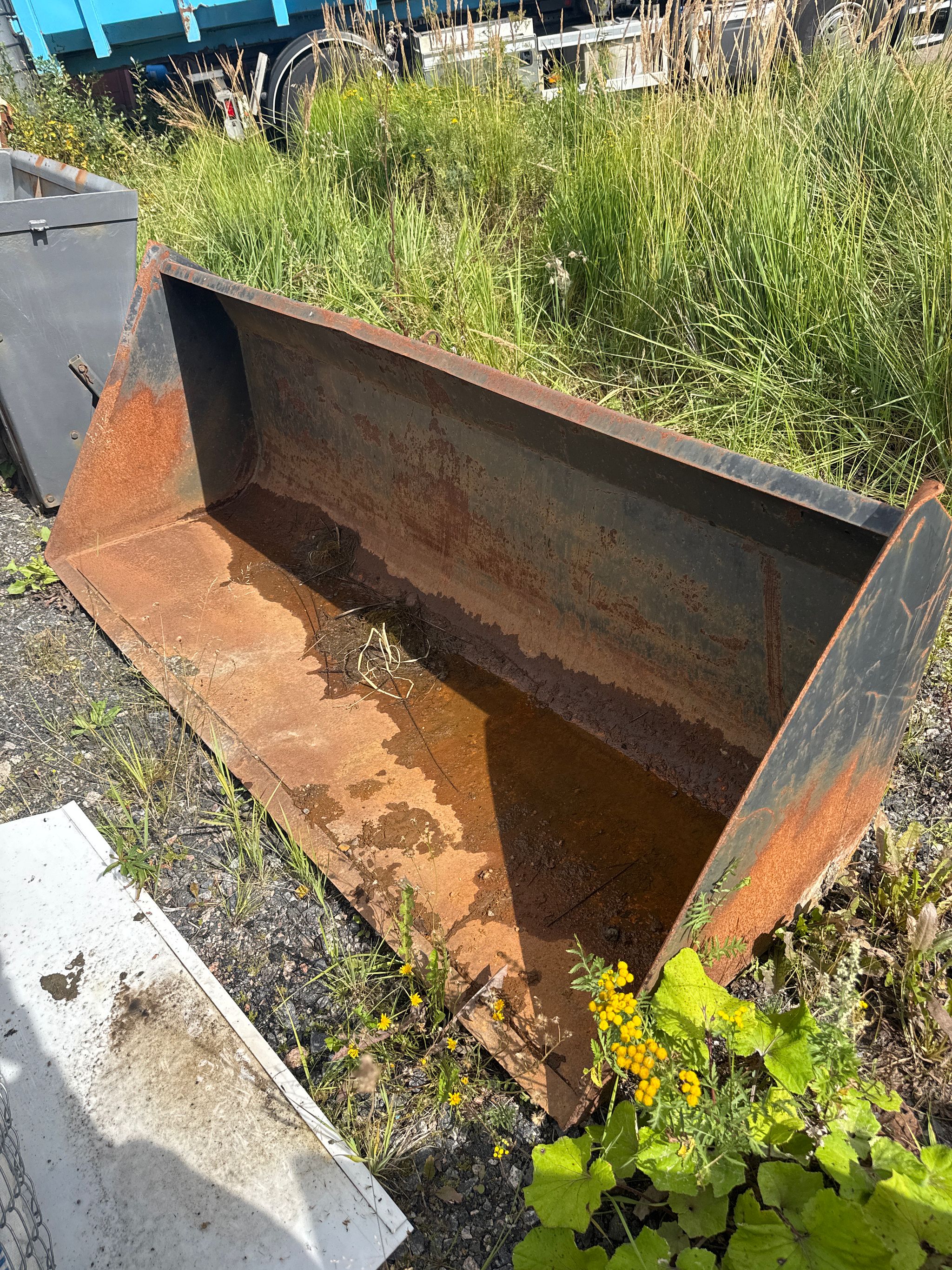 Image 1/2