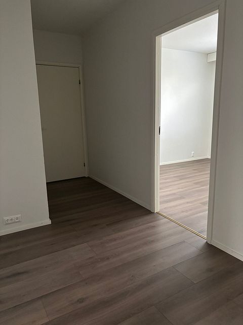 Image 6/11
