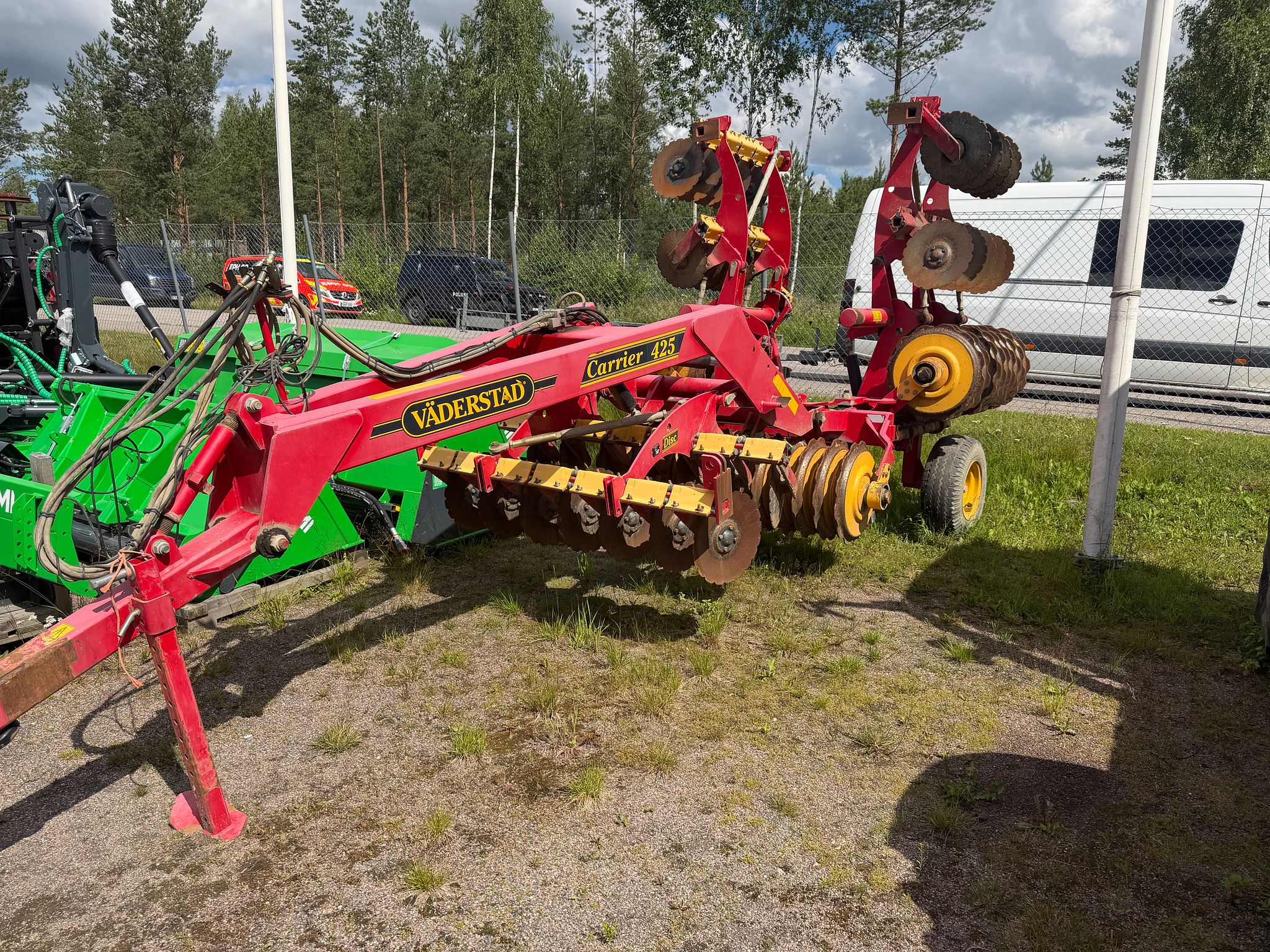 Image 1/18