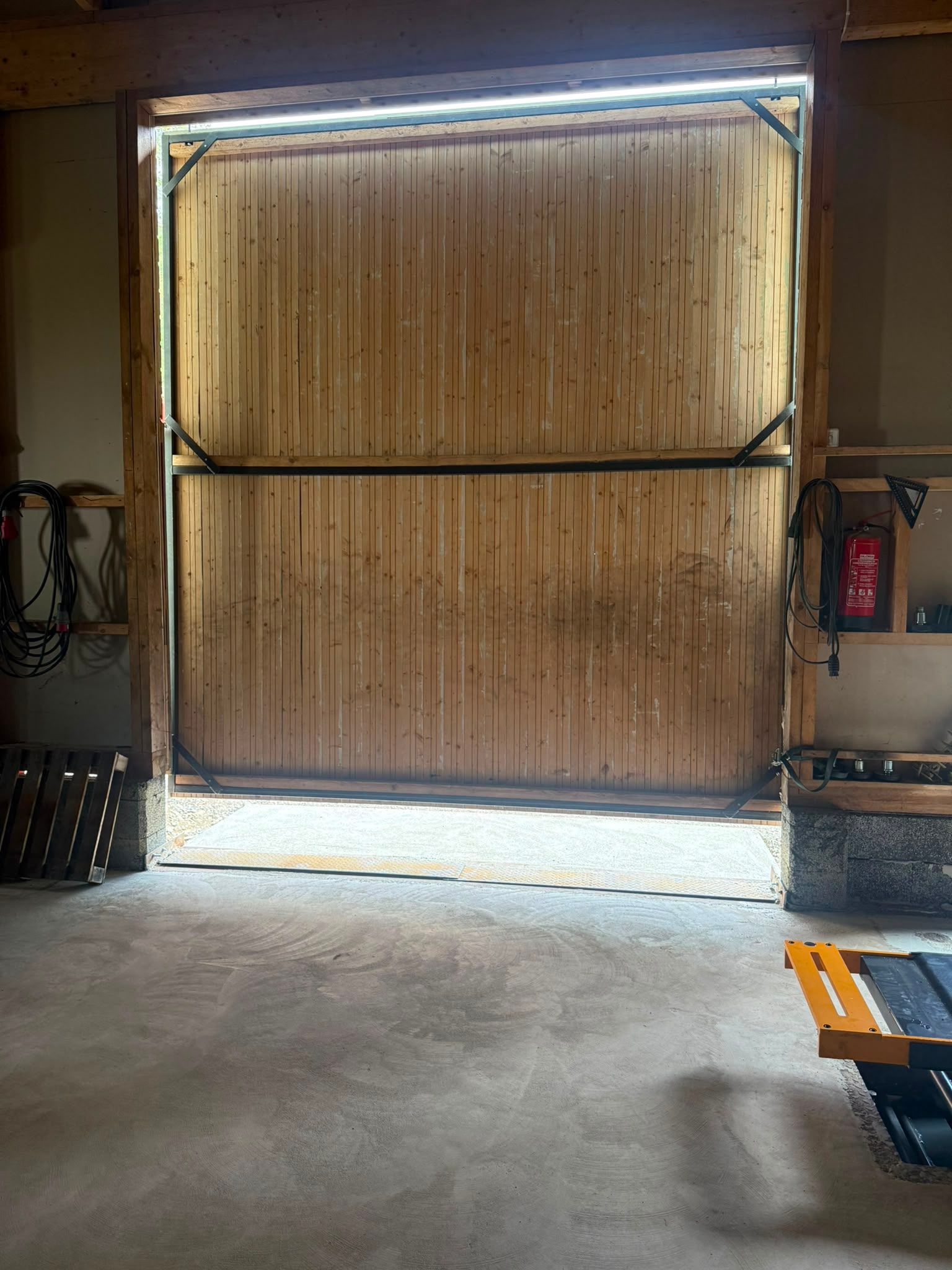 Image 7/8