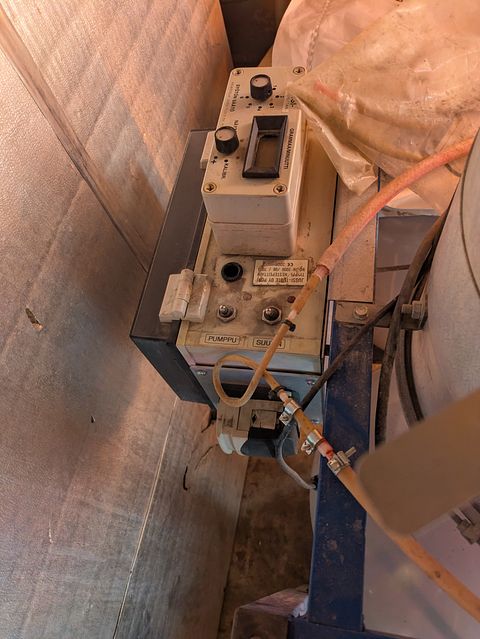 Image 11/12