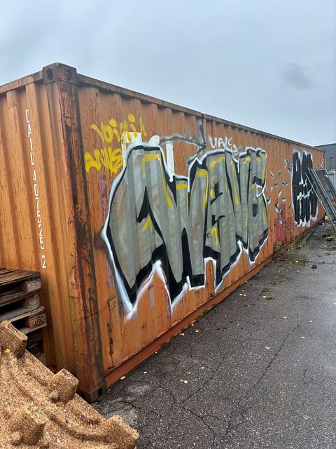 Image 1/5
