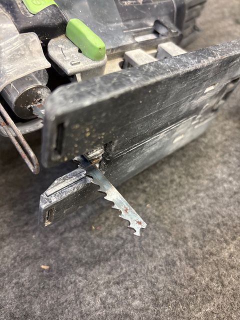 Image 21/40
