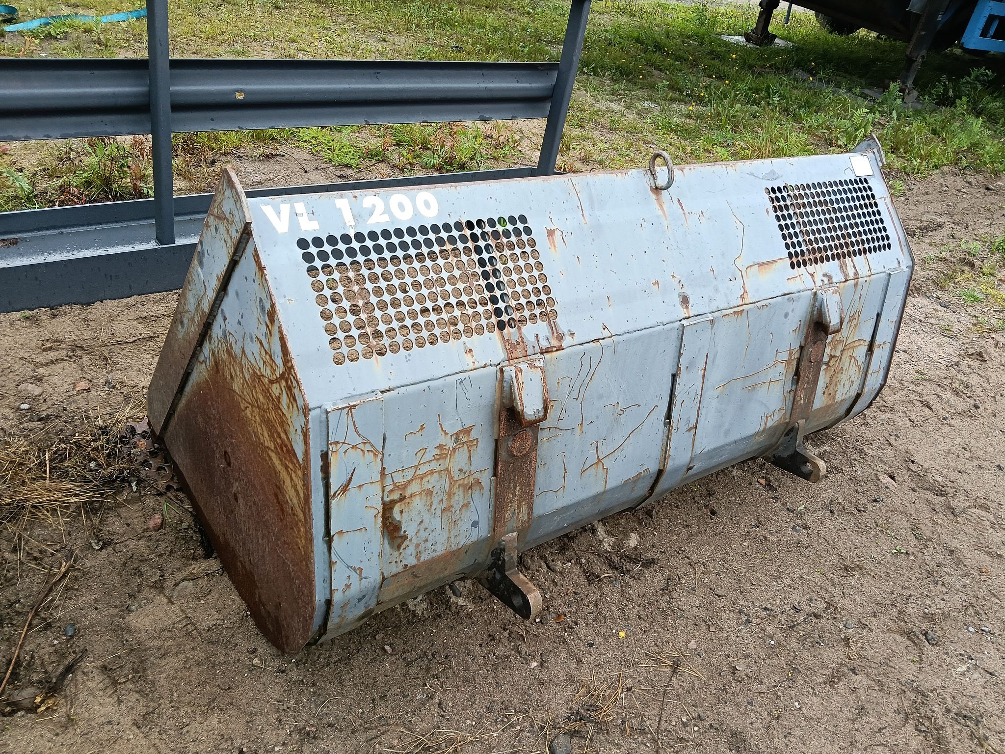 Image 1/6