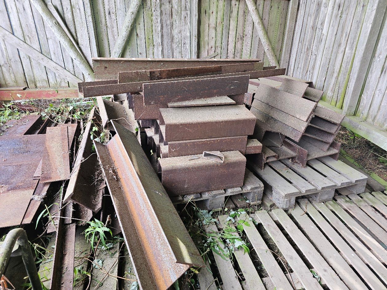 Image 3/6