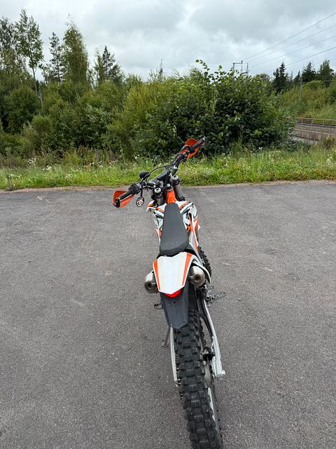 Image 5/7
