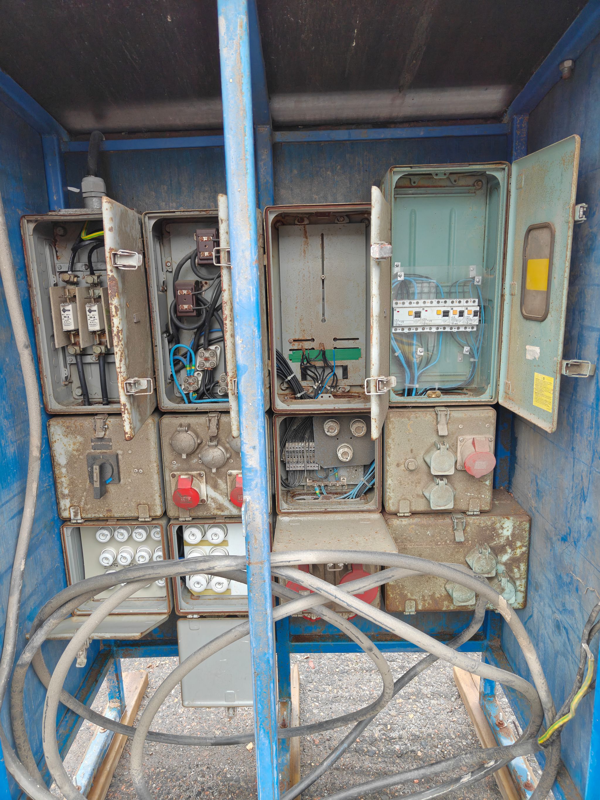 Image 3/4