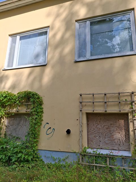 Image 6/40
