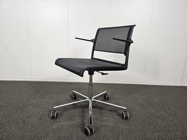 Image 4/10