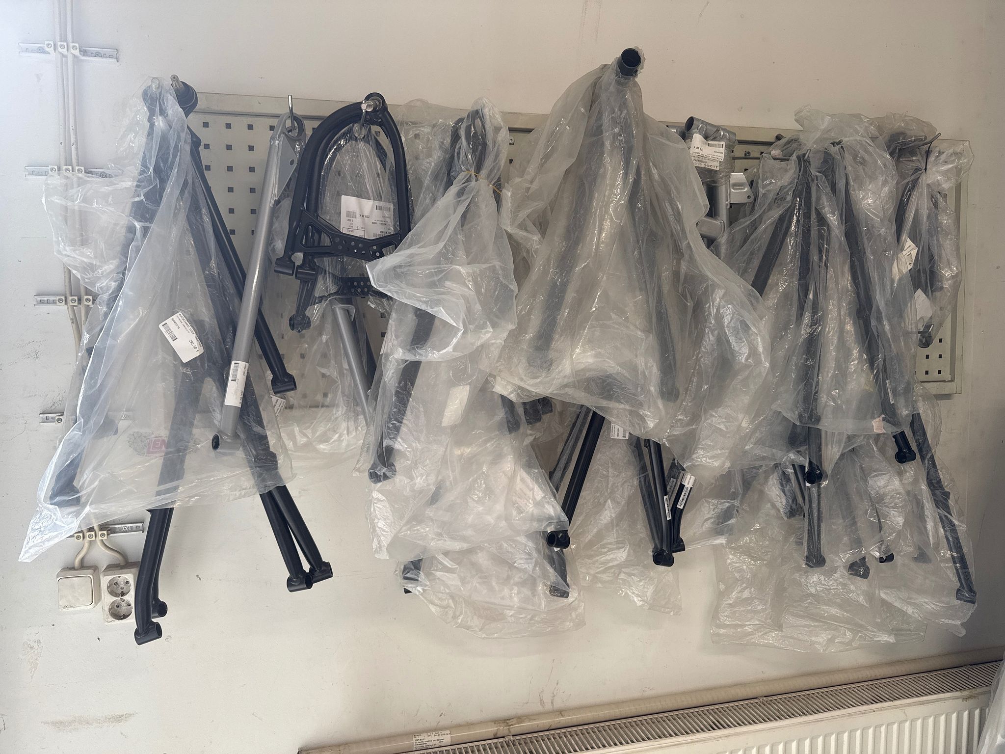 Image 1/36