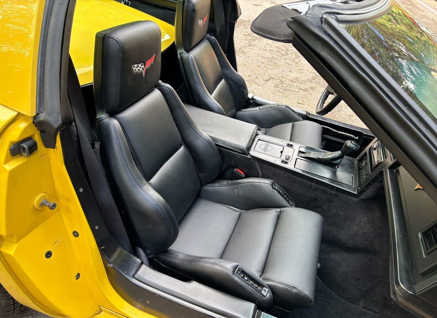 Image 11/32