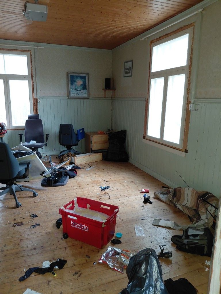 Image 10/36